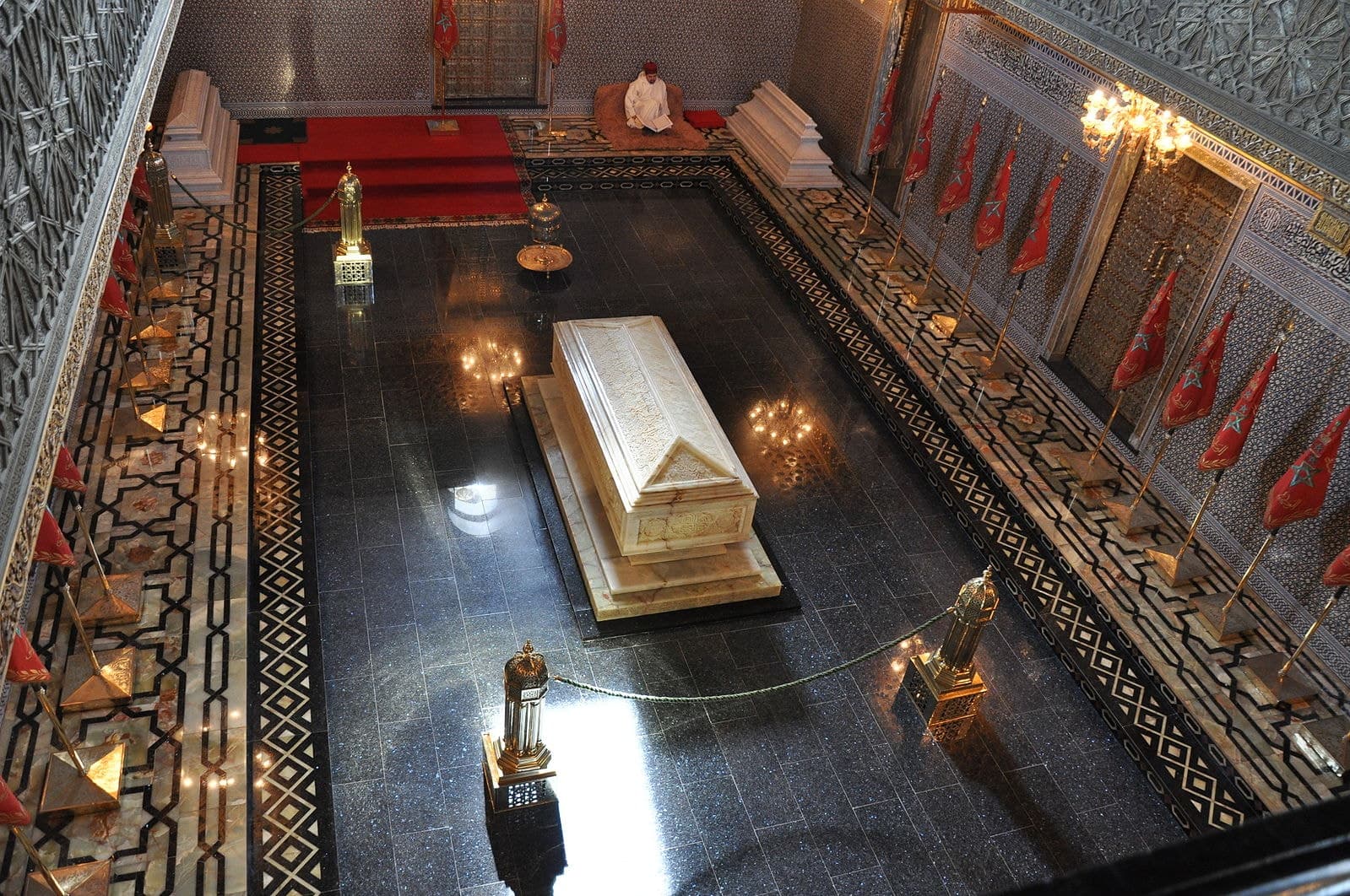 Visite du mausolée Mohamed V & Tour Hassan 2